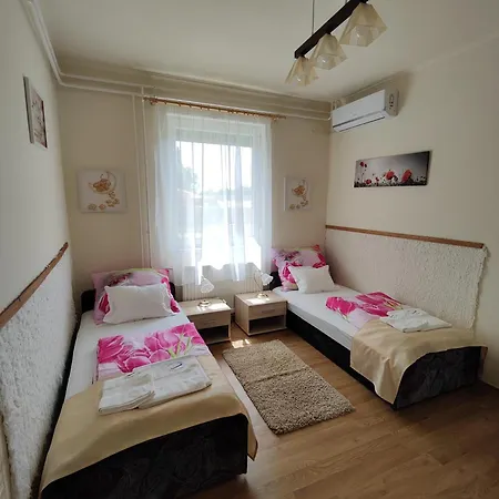 Apartment Havasi Ueduelohaz Gyenesdias