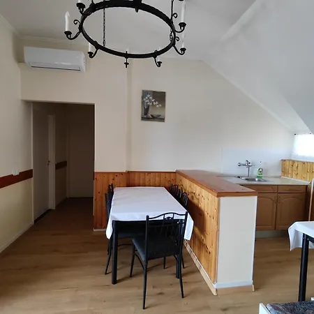 Havasi Ueduelohaz Apartment Gyenesdias