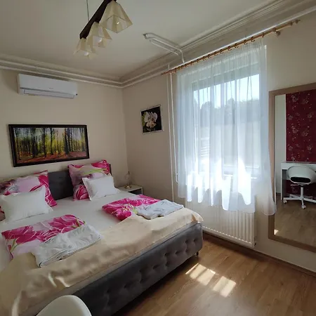 Apartment Havasi Ueduelohaz Gyenesdias